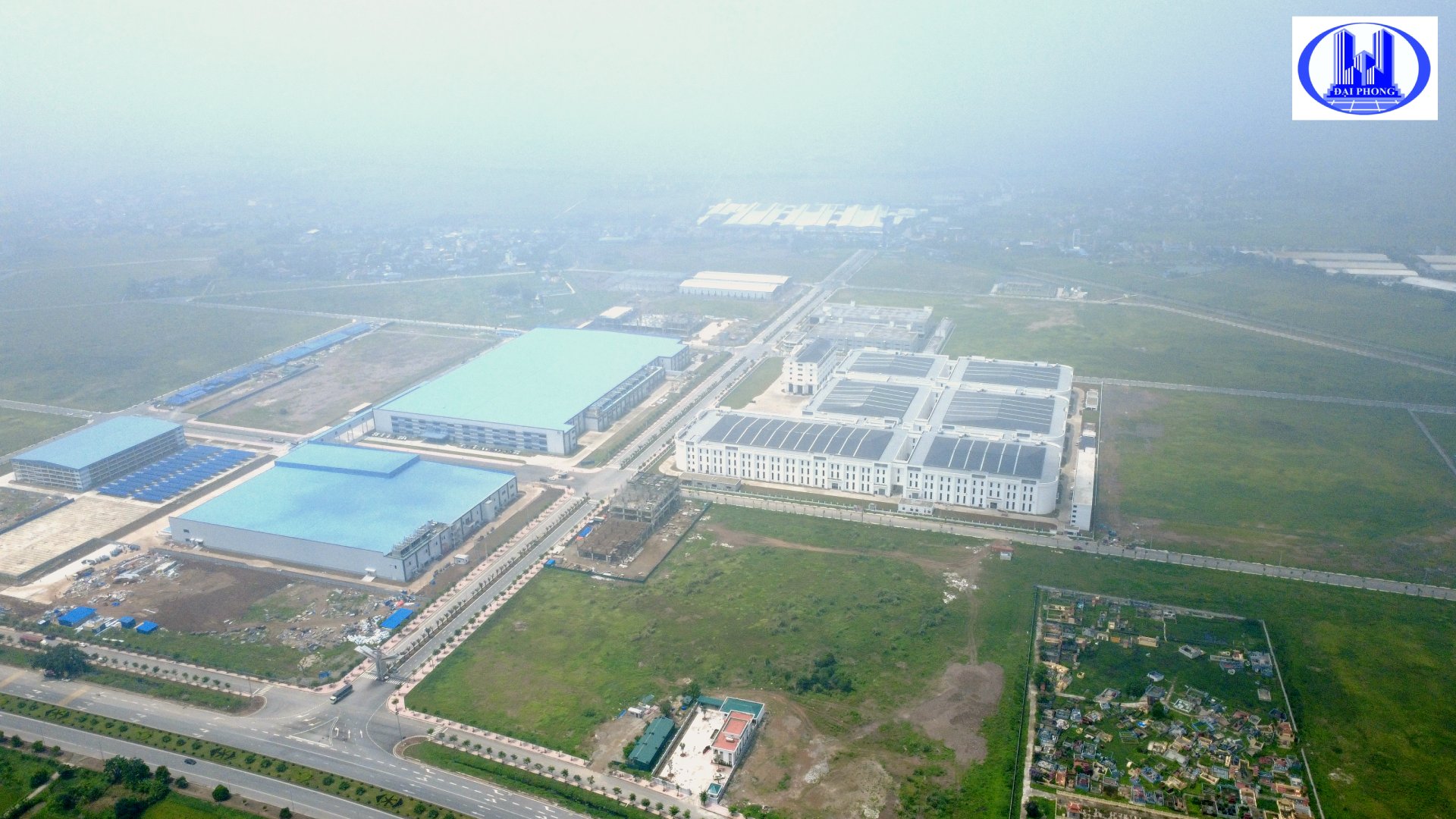 Toàn cảnh khu công nghiệp Mỹ Thuận nhìn từ trên cao với hạ tầng đồng bộ và không gian xanh hiện đại.