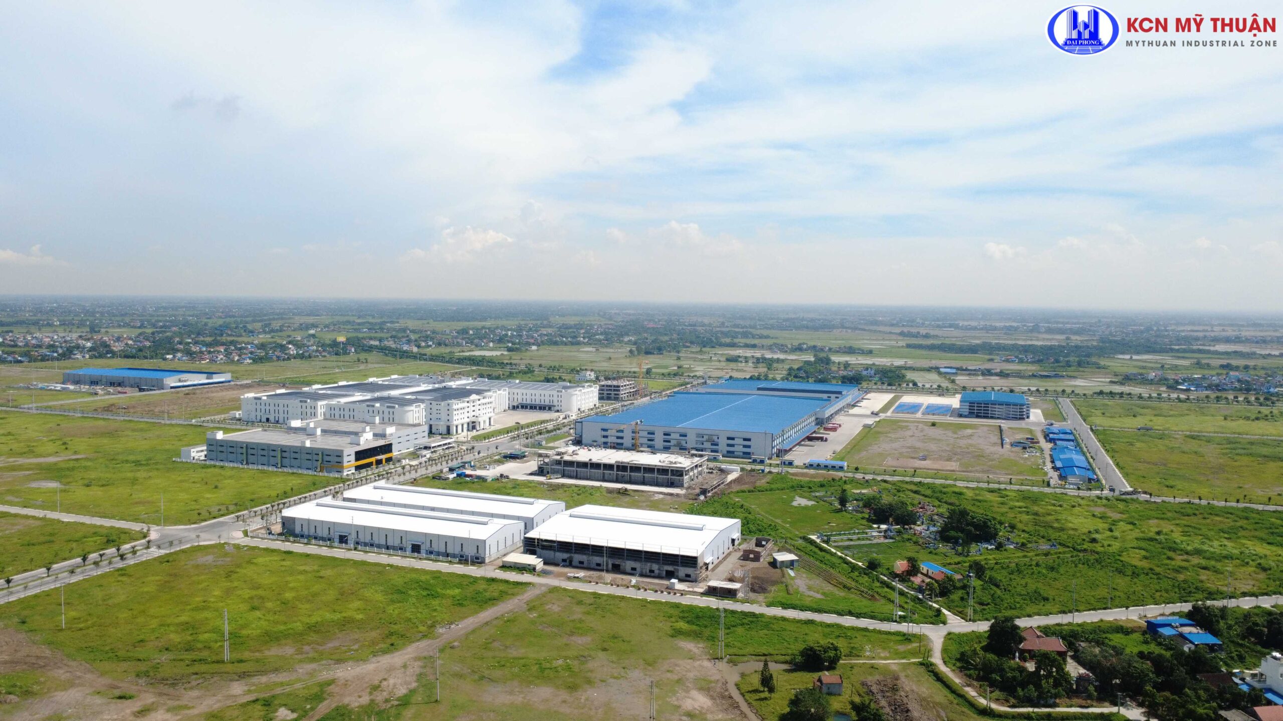 Toàn cảnh khu công nghiệp Mỹ Thuận - Ninh Bình nhìn từ trên cao, hạ tầng đồng bộ, sẵn sàng thu hút doanh nghiệp FDI.